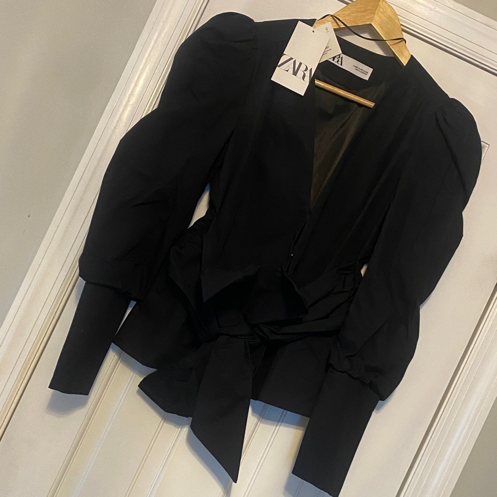 Zara Elegant Black Puff Sleeve Top